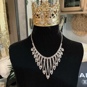 Elegant Crystal Fringe Necklace Set  - Silver